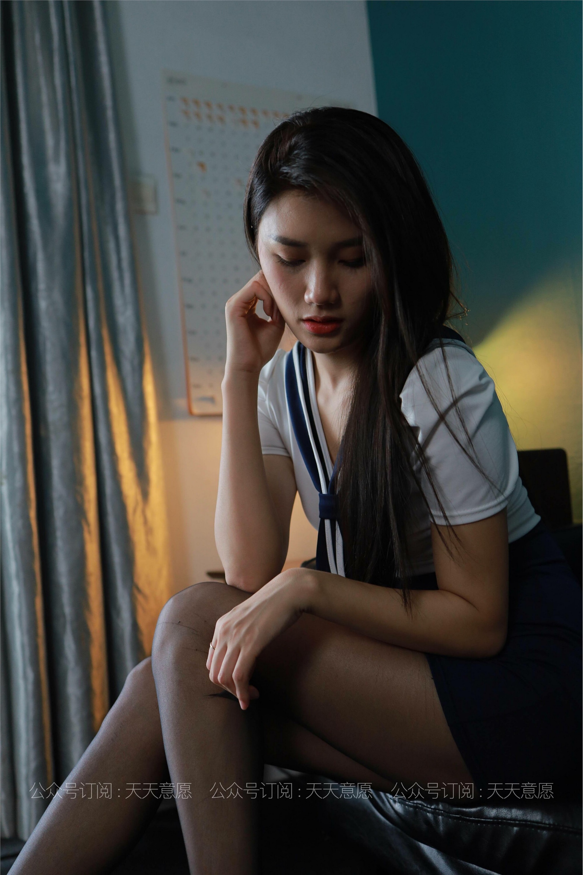 IESS异思趣向 - 模特：羽西《沙发上的黑丝》